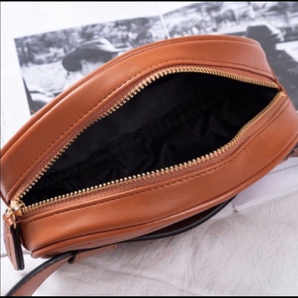 New Cognac Color Belt Bag Compact & Roomy - Picture 4 of 4